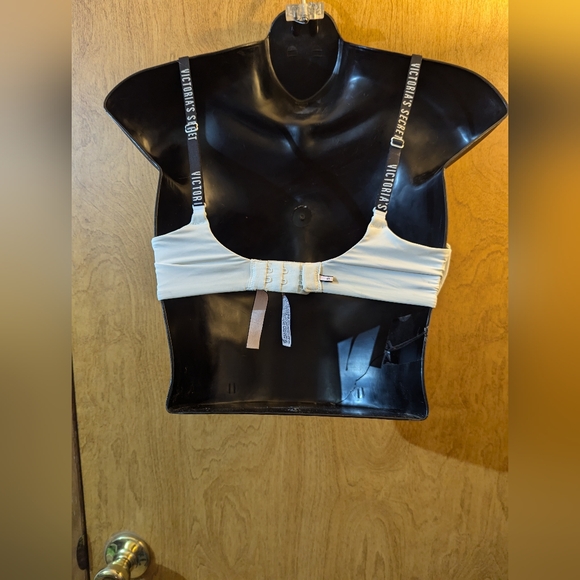 Victoria's Secret White Bra - Picture 2 of 4